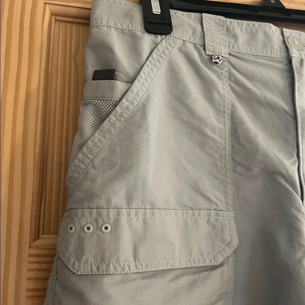 Columbia Sportwear Light Gray Omni Shade‎ Size 34